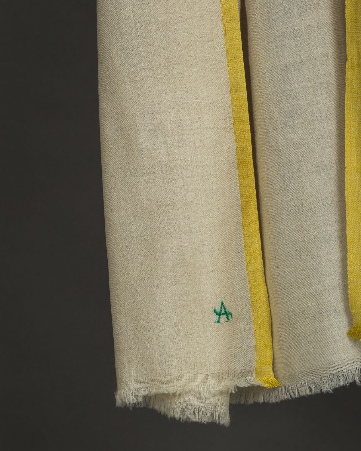 Kund Daar Off-White/Chartreuse Stole