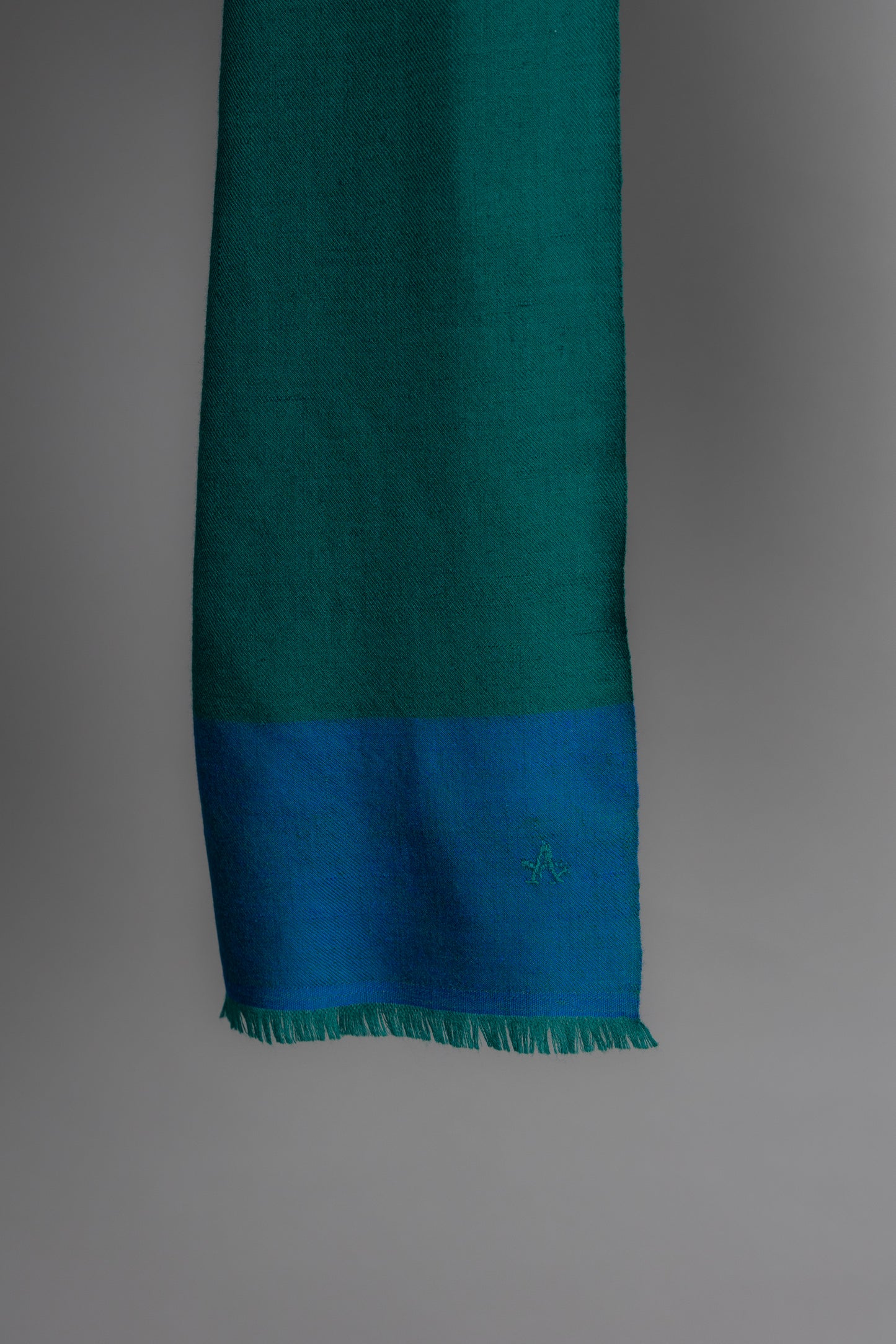 Dual Tones Galti Stole