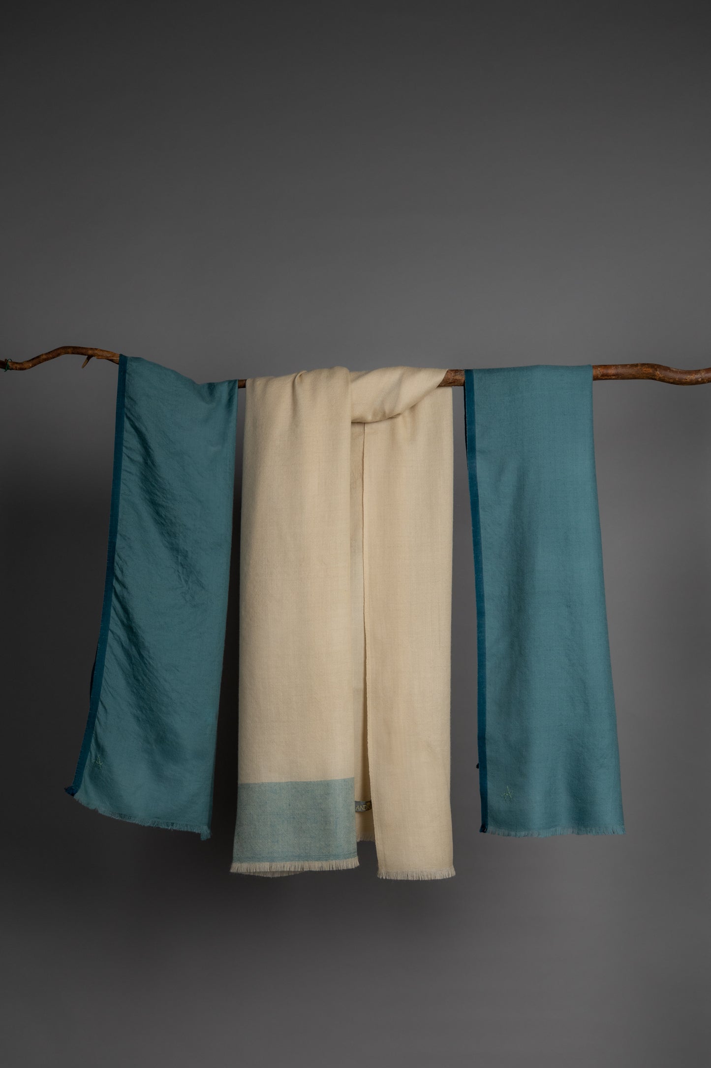 Dual Tones Galti Stole